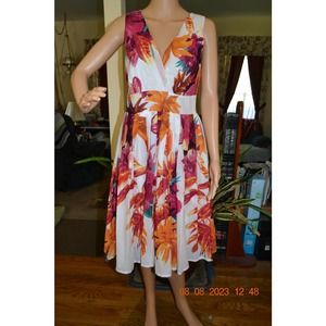Aryeh Floral Print Dress NWT  (L)